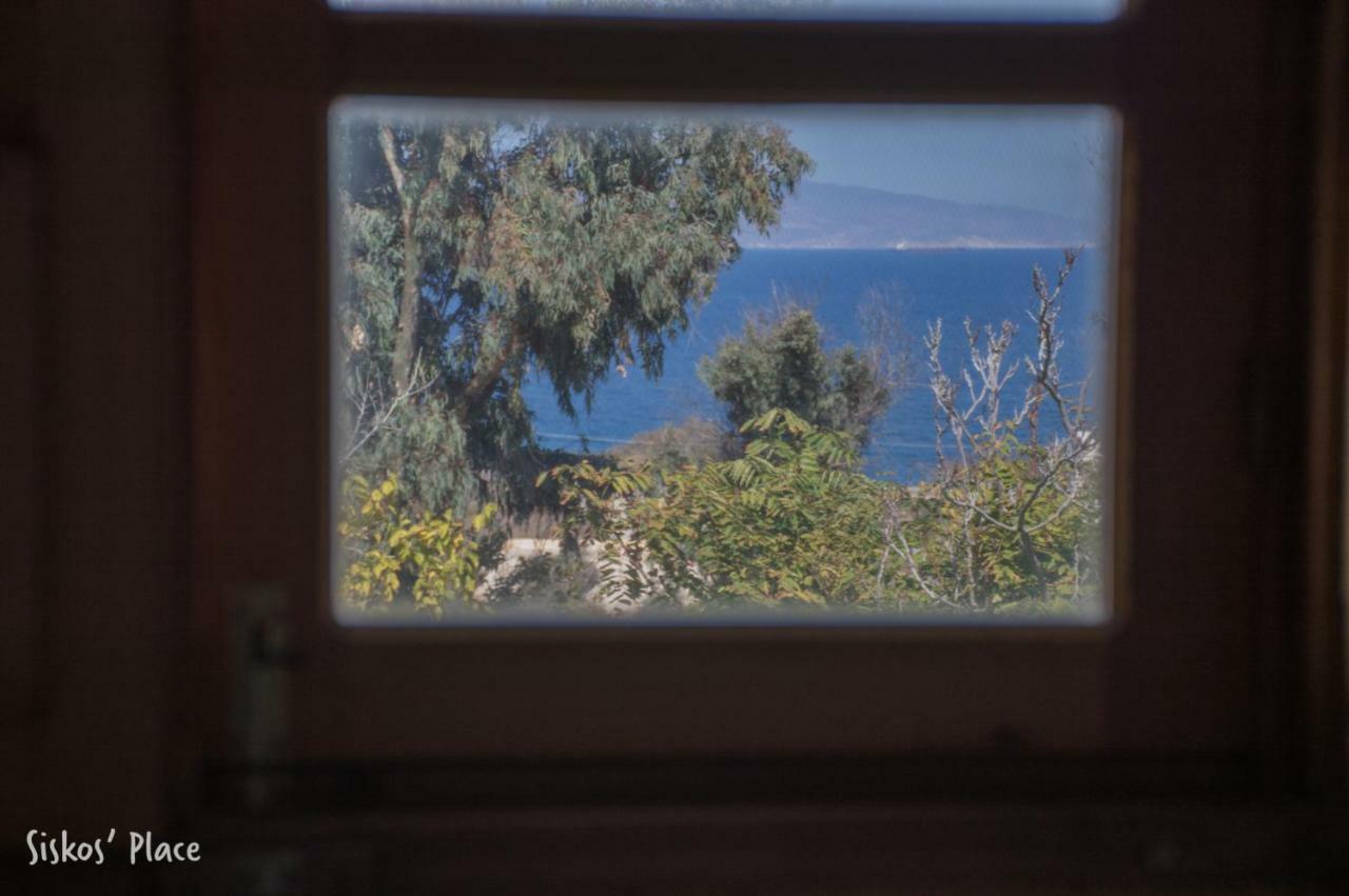 Siskosplace Koloumpos Buitenkant foto