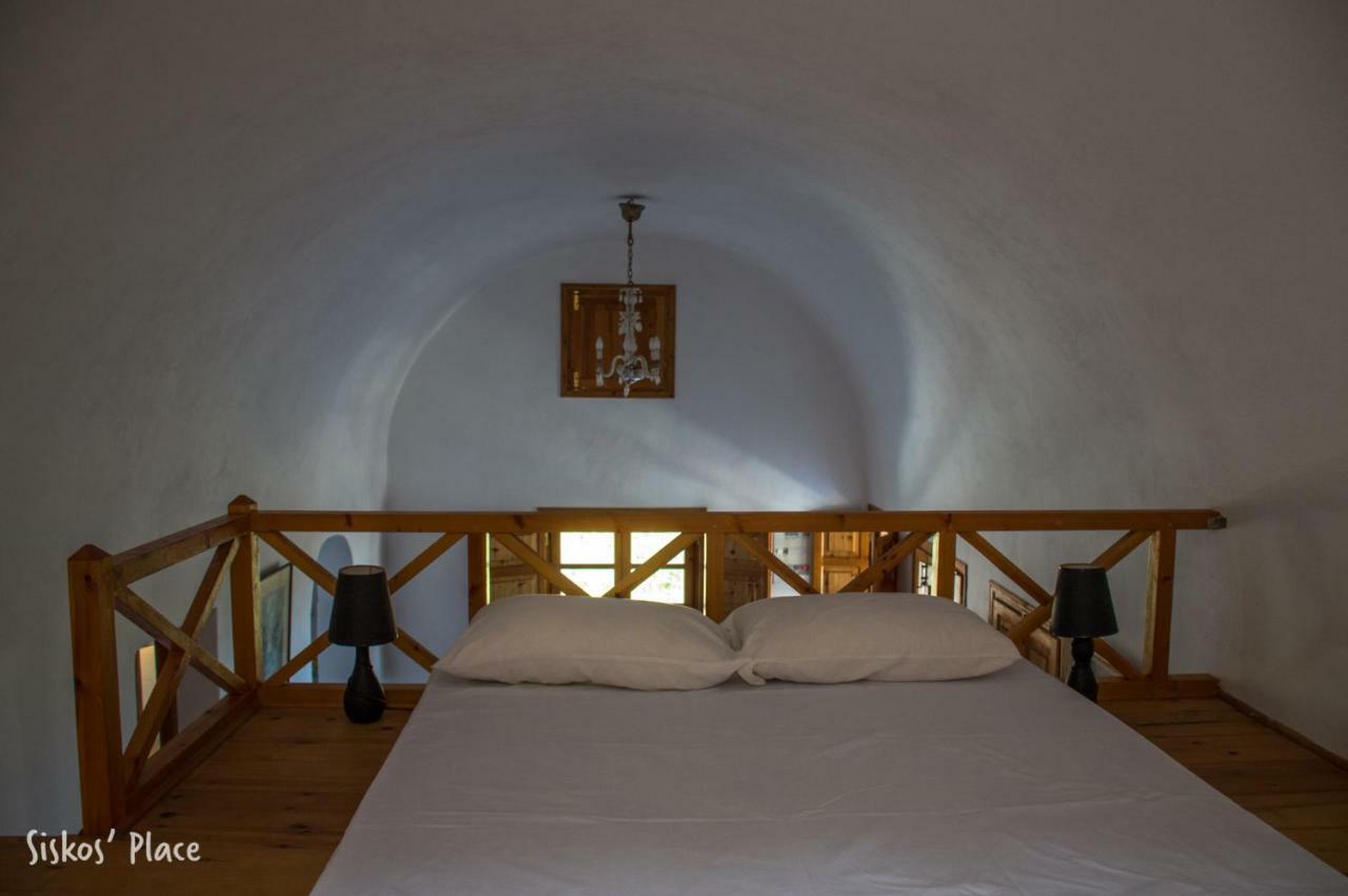 Siskosplace Koloumpos Buitenkant foto