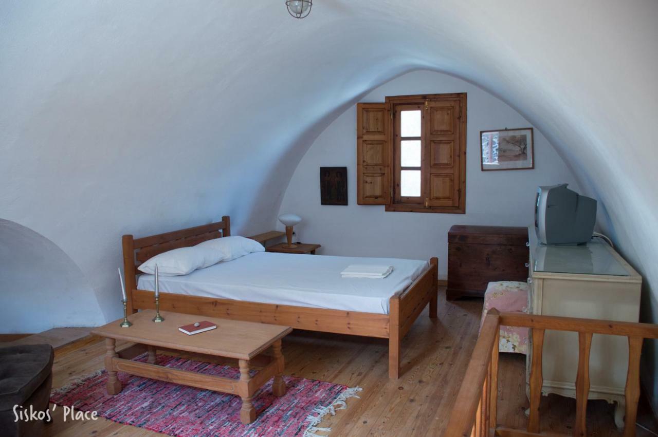 Siskosplace Koloumpos Buitenkant foto