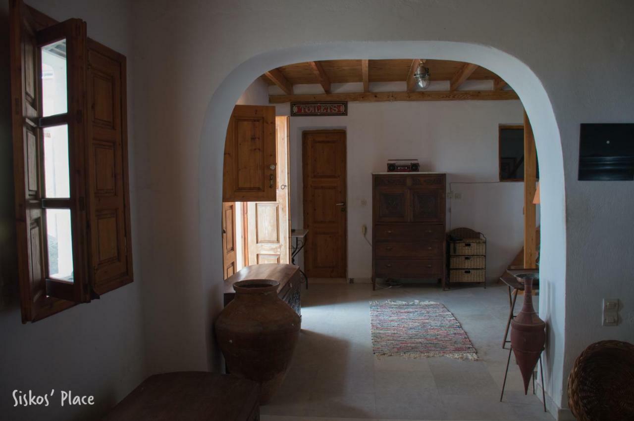 Siskosplace Koloumpos Buitenkant foto