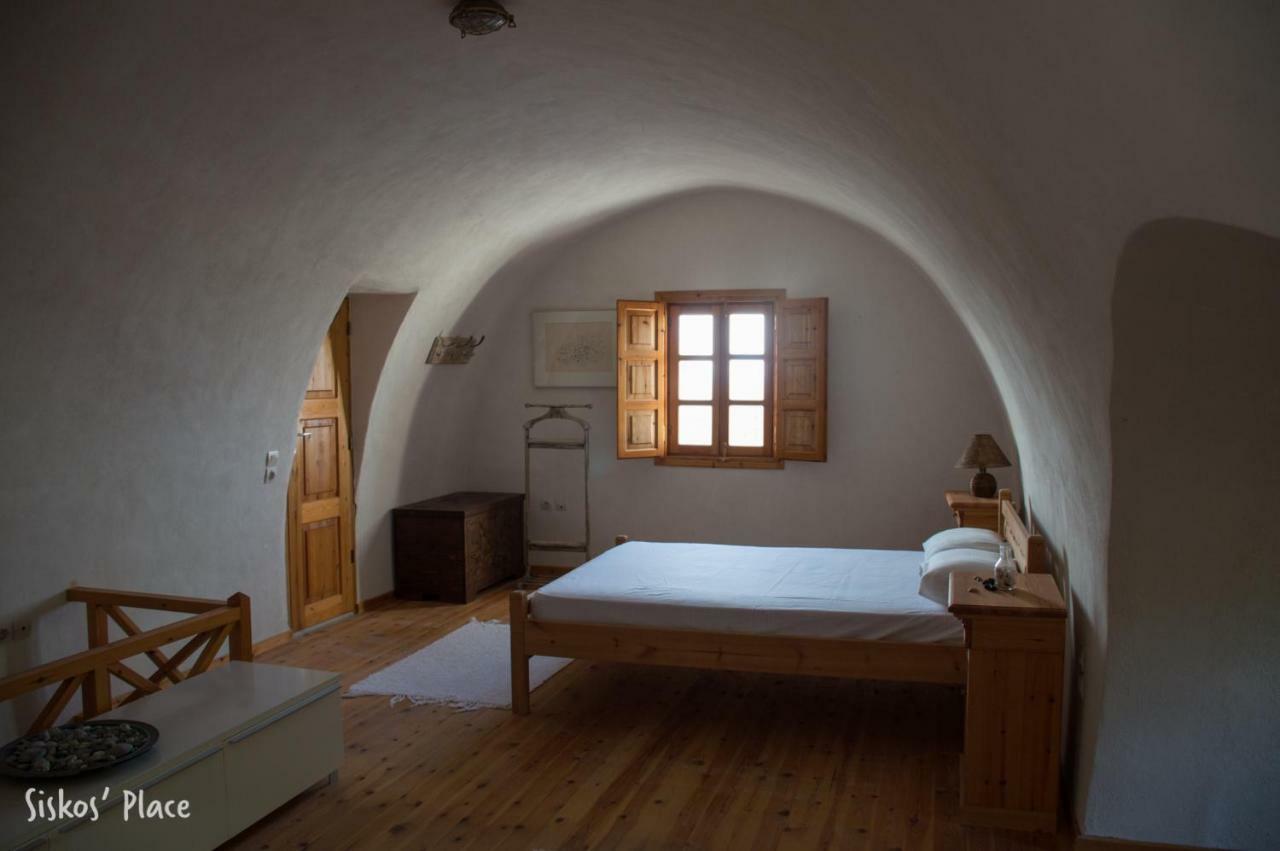 Siskosplace Koloumpos Buitenkant foto